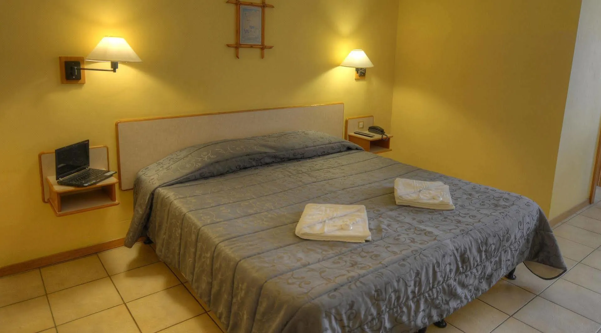 Sliema Chalet Hotel