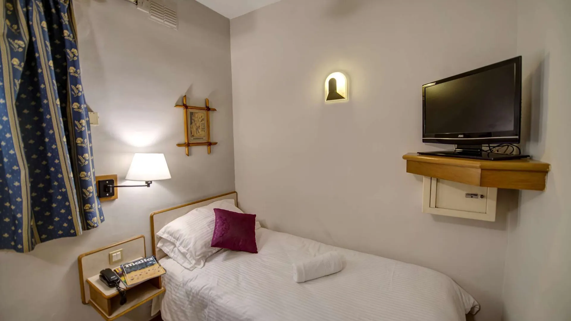 Sliema Chalet Hotel